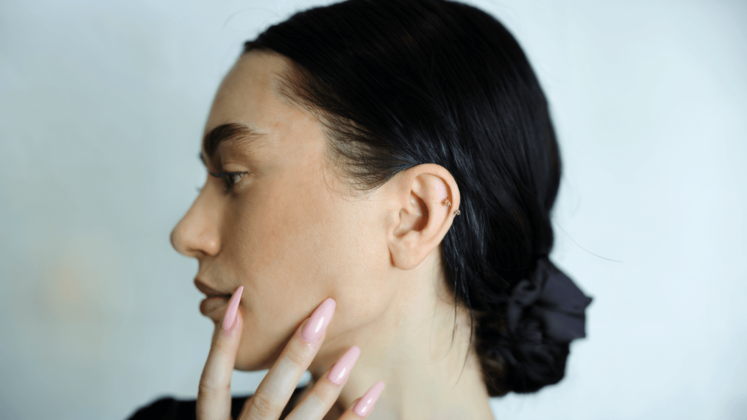 Helix Guide Helix Piercing Guide: Pain, Healing, and Best Jewelry Choices | PiercingMag